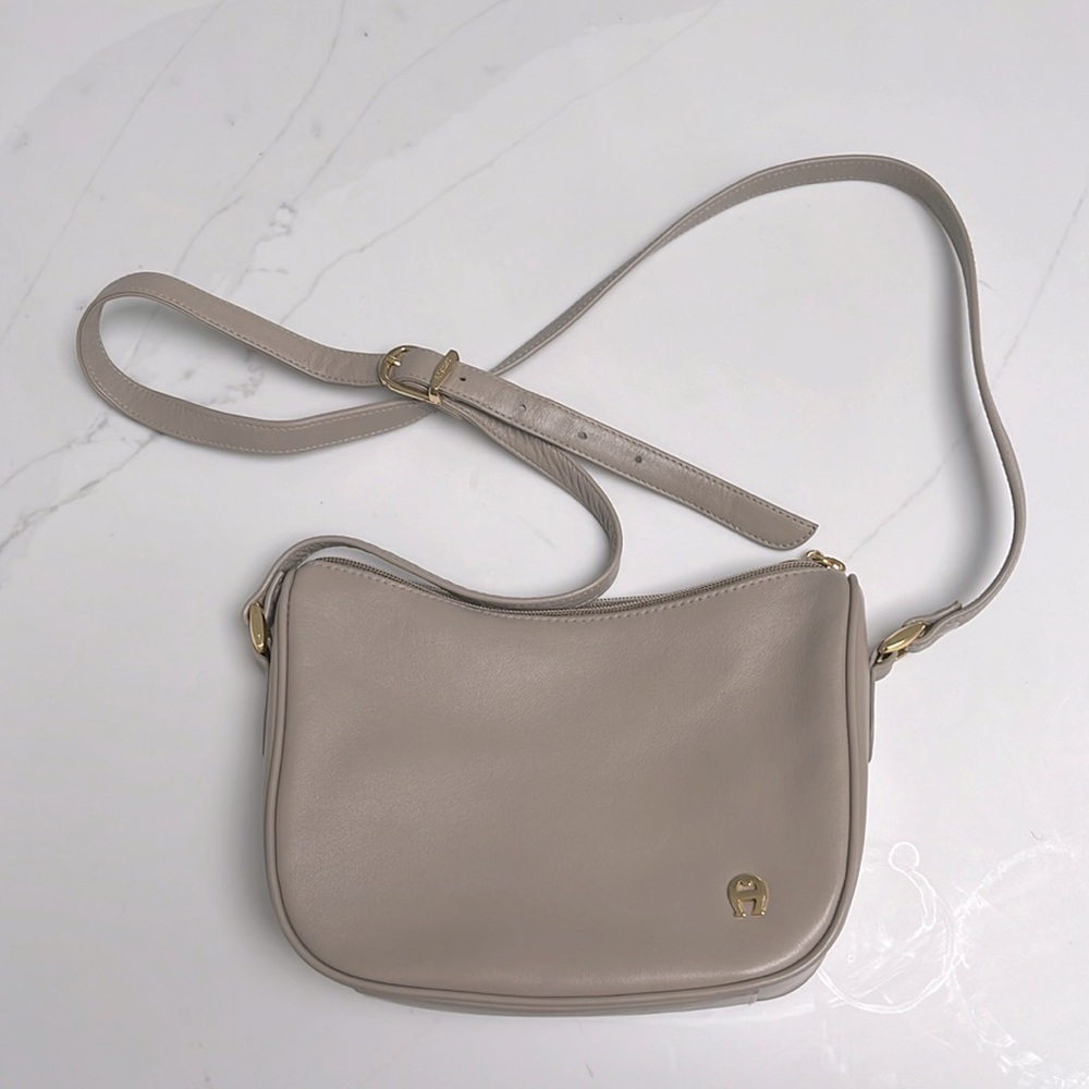Vintage Beige/Taupe Aigner Purse // Leather Shoulder Strap Handbag